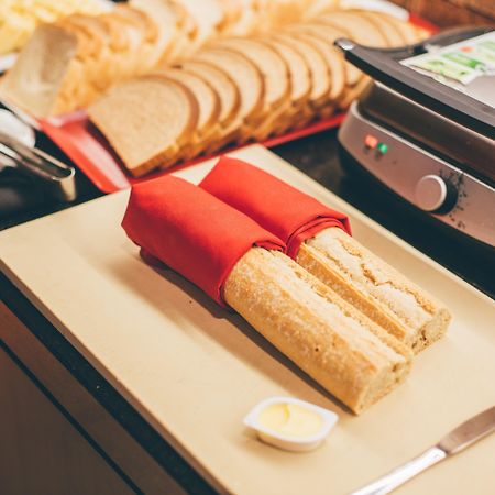Cullinan Hplus Premium برازيليا المظهر الخارجي الصورة A panini press